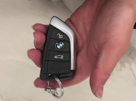 豪华汽车宝马汽车钥匙换电池,如何简单更换的方法@1系2系3系4系5系6系7系8系X1x2x3x4x5x6i3i4i5i7ixM60