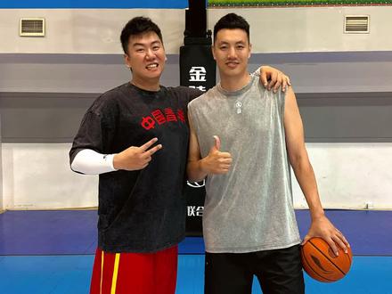 两米百家饭之打篮球#2米饭桶打篮球 #2米百家饭体验