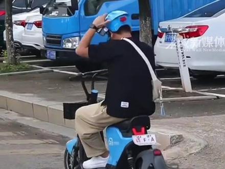 9月8日 #江西抚州 市民骑车未戴头盔被暖心提醒,“前面有交警查车,快把头盔戴上”,谁知竟然是… #没想到吧我也没想到 #交警 #社会百态 #交通安全