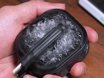 一分钱一分货 把温度直接给你降到一步到位 #红魔#红魔8pro散热器#红魔手机散热器#磁吸手机散热器#手机散热器推荐