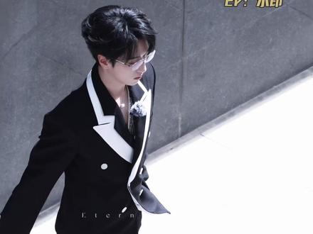 这只勇敢的小狮子,从不缺迎难而上的勇气#严浩翔#时代少年团#北电#毕业#坚毅