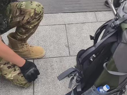 #暗区突围 #暗区抖音创作计划 现场教你套包哈哈