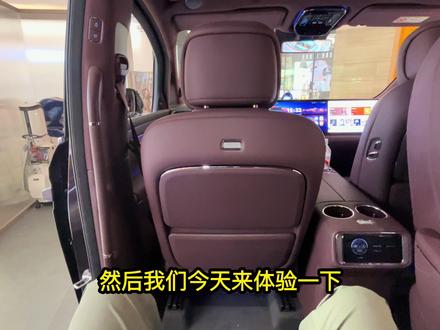 “遥遥领先”再出新车智界V9,座椅旋转更智能! “遥遥领先”再出新车智界V9,座椅旋转更智能!#潜力新星奖 #2026懂车帝抖音汽车种草内容创作大赛 #2026懂车帝抖音汽车创作者大赛 #鸿蒙智行 #智界V9