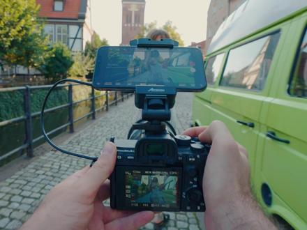 2023年影视人的最佳伴手礼!影眸Nano 2023年影视人的最佳伴手礼!致迅发布百元级影视口袋无线图传影眸Nano,让您的手机pad变成真正的监看生产力工具!#致迅科技 #图传监视器 #影眸Nano