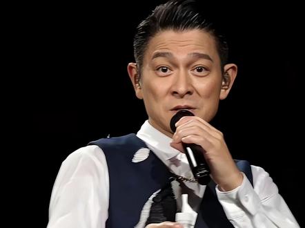 刘德华为粉丝内蒙古开唱,亏本演出成就约定