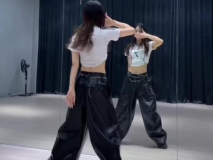 宝子们,第一个八拍的话最好是去卡音效#illit #itsme #舞蹈教学 #对镜分解