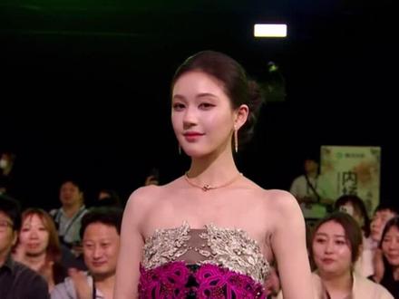 终于到赵露思领奖啦 不负众望谢谢你把这么好的许妍带给我们#2025星光大赏 #赵露思 #许妍