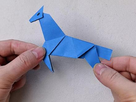 马年马上就到啦!小猴子教你折一只呆萌又可爱的小马,0成本3分钟就能搞定,孩子安安静静玩半天!赶紧来试试吧#亲子手工 #创意手工 #折纸教程 #手工DIY #一学就会系列