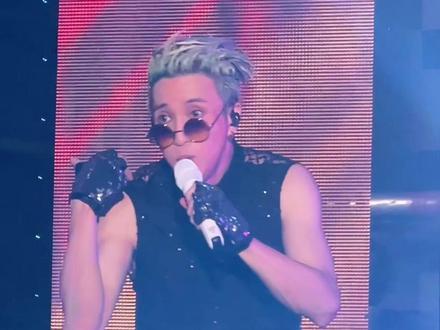 半个小时超长串烧完整版 请你们云看演唱会 不愧是小薛超人!!!#薛之谦 #薛之谦演唱会 #薛之谦天外来物巡回演唱会 #薛之谦衡阳演唱会 #薛之谦衡阳站