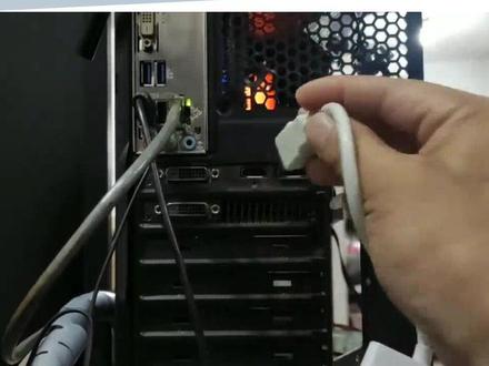 屏幕出现一条条细细的线是什么原因?一、显示器故障;二、显卡问题;三、接线口或线缆问题;四、软件问题;这些小技巧维修你需要知道~#专业的事交给专业的人 #屏幕维修 #电脑 #数码科技 #数码