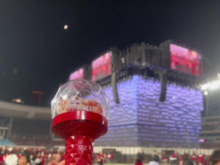 10.21#华晨宇火星演唱会
这孩子不挺棒的吗,这唱功,这高音,这舞台,这氛围,还有转场居然是国际首席爱乐乐团!绝了啊!没白来一趟!#华晨宇南京演唱会