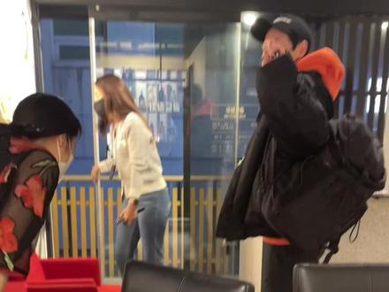 ukonw郑允浩和我说拜拜#郑允浩 #185大帅哥 #偶遇