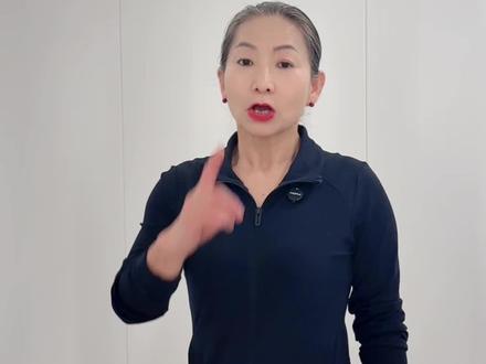 一个动作,让你的颈椎回到C位#老妈瑜伽 #颈椎操 #日常锻炼