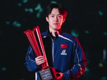 大满贯城市照是鲨鱼喔!
最后有个可爱的小莎😍
#新加坡大满贯 #冠军#城市照#孙颖莎#王楚钦