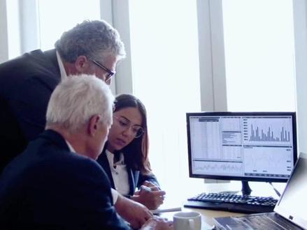 #生活服务热点中心 #零距离看懂财经 #股票 #投资 #汉缆股份 汉缆股份深度解析:特高压+海缆+地缘共振,电网龙头的机会与底牌