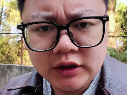 k90标准版翻车其实我觉得可以预见,之前我就发视频说过买标准版不如k80至尊和k90promax。但是日常使用其实也还好,手感质感还是挺不错的#手机推荐 #性价比手机 #手机怎么选 #红米k90