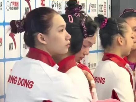 毫厘之间的遗憾!全运体操女团决赛,东道主广东队0.002分惜败浙江队。虽然与金牌擦肩而过,但她们展现的东道主风范和顽强拼搏的精神,早已超越了奖牌的颜色!
编辑:王勇前
审核:马涛
三审:郑风