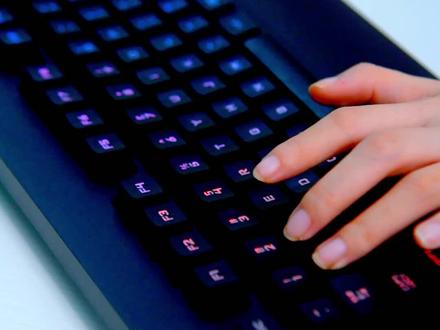 新手上手神奇罗技G213#键盘