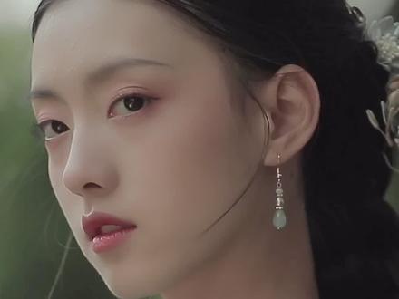 “明月万年无前身,照见古今独醒人”