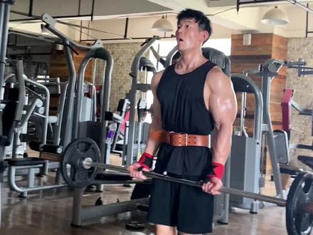 练二头王牌是杠铃弯举,可是你不一定适合做#全民健身计划 #健身