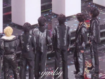 世界塌了就蹲下来吧有我们#七匹狼 #荣耀之战 #tfing #余宇涵 #张峻豪