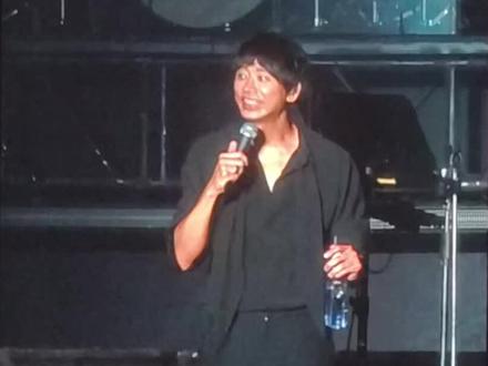 霓虹为幕,摇滚为魂🎸 今晚苏见信用滚烫嗓音,在武汉夜空写下“尽兴而活”。
#苏见信武汉演唱会 #尽兴而活 #摇滚现场 #青春回忆杀#死了都要爱
