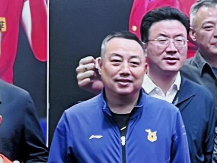 2023年4月8号,国家乒乓球协会主席刘国梁来到郑州,我的外孙女很荣幸再次受到刘国梁主席的亲临指导。