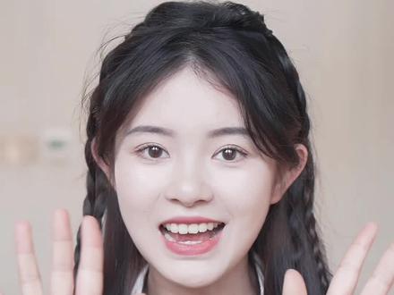 拍照C位发型!上镜显脸小,人群中一眼就被看到!#毕业照发型 #日常编发 #简单编发