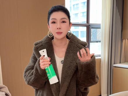 除烟雾神器来了,轻轻一喷烟味就被分解掉了,太适合家里使用 #记录真实生活 #日常vlog #除烟味神器 #除烟味喷雾 #居家好物