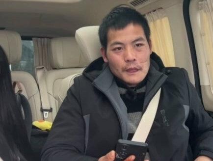 刀疤哥说话笑死个人#刀疤哥 #张家界七星山骆驼杯 #老六荒野 #荒野求生