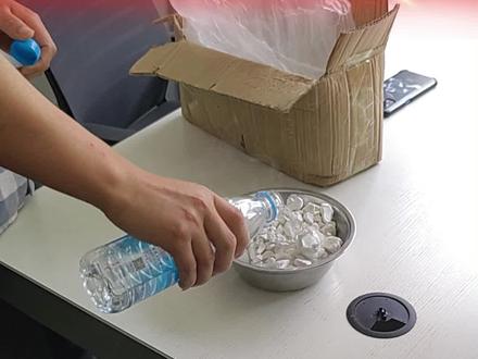 生石灰引发的“爆炸”
#生石灰煮鸡蛋
#安全
#小实验
@抖音小助手