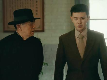 风与潮高能剧情运粮生死局!何贤一笔改证险酿大祸,众人郑志成诚,粮食最终顺利抵达澳门#风与潮最新剧情 #风雨潮任嘉伦