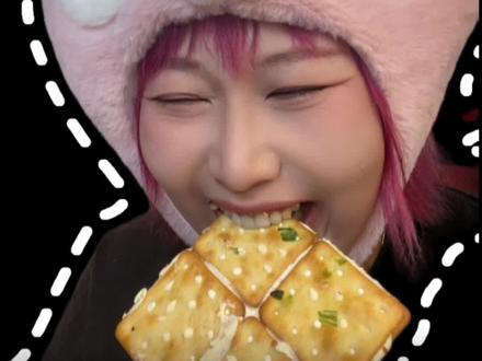 男朋友拍照能有多离谱#搞笑 #神评论 #看一遍笑一遍