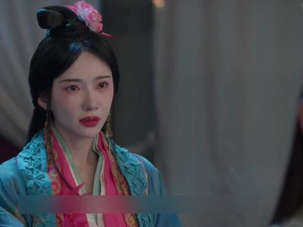 当慕清晏手握弗盈剑,瞬间闪回当年父亲送剑时的场景,这把剑不仅是神兵利器,更是父爱的象征和家族荣耀的寄托,面对母亲孙若水的倒戈与聂喆的阴谋,慕清晏并未被情感冲昏头脑,他决定将计就计!#好剧推荐 #二创激励计划 #江湖夜雨十年灯 #古装