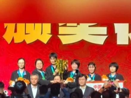 团结闪耀!深大女团合力勇夺乒超总冠军#蒯曼#覃予萱#平野美宇#南京乒超#冠军