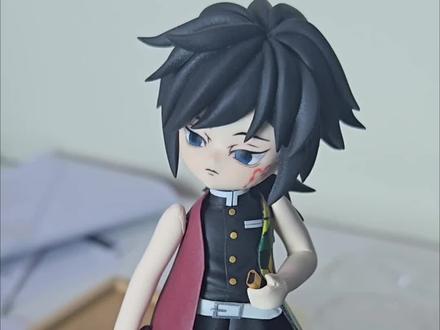 义勇第二期,还差2个手臂没捏完,忍不住想和大家分享一下。
敬请期待完整版。
#粘土 #粘土手工 #鬼灭之刃 #义勇 #我没有被讨厌