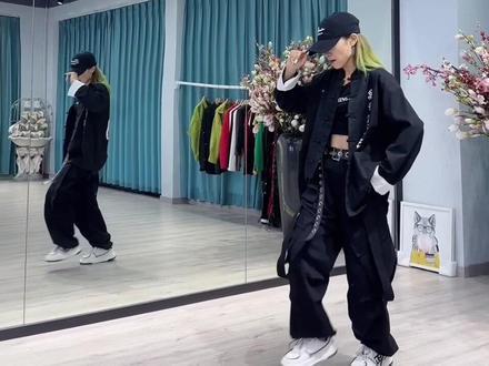 好听的歌,轻松的舞步非常适合团队的一支舞,跟着慢速一起学跳起来吧👏🏻#别怕我伤心 #慢速镜面分解 #简单好看又好学 #原创编舞