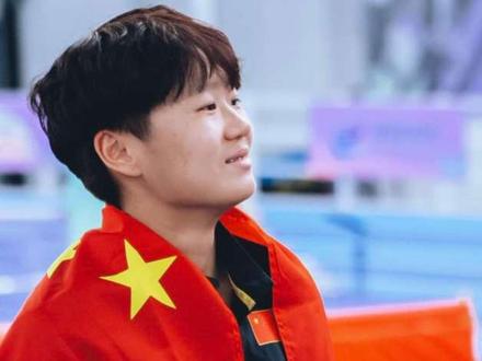 #2026亚洲室内田径锦标赛 女子跳远,@小熊-熊诗麒 首跳6米42实现卫冕,比赛第二跳崴脚,后三轮退出。
#田径说一哈 #田径 #跳远