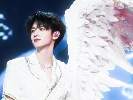 妈妈这次我真的看到天使了🥹😇
#朱志鑫#top登陆少年 #浪漫主义 #top演唱会 #告白