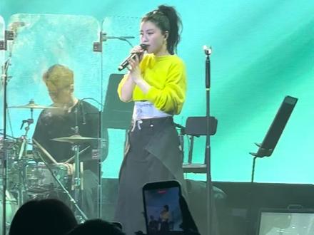 你在台上哽演的唱
我在台下哭着听
#李嘉格 #李嘉格巡演