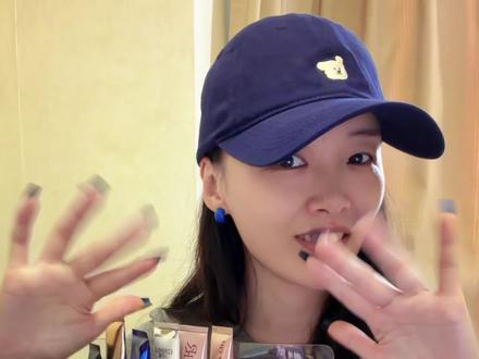 穿戴甲的各种胶水
#固态胶 #果冻胶 #甲片粘合剂 #速干胶 #穿戴甲