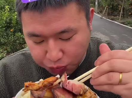 #名模坤直播回放 #名模坤吃饭 这饭看起来好好吃🤤