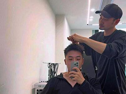 绅士们@泽龙Z 陪我过生日 高兴 #生日快乐 #活着就得劲 #我是泽龙