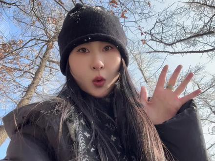 啊啊啊啊真的要在冬天去感受下限定浪漫!!还是猫猫山还可以喂喂小猫#冬天一定要去看雪呀 #下雪天镜头是有感情的 #期盼已久的雪 #青岛 #崂山巨峰