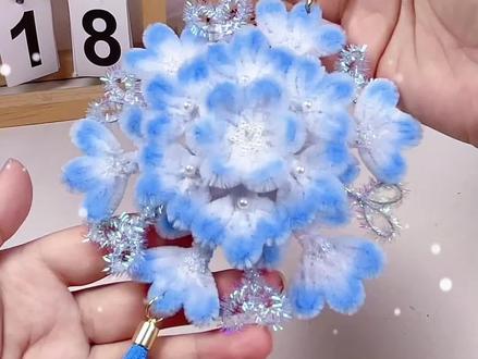 可以旋转的雪花挂件教程#手工diy #我的手工作品 #扭扭棒 #扭扭棒教程 #雪花挂件