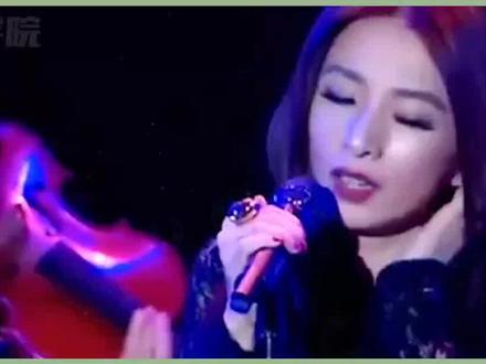 田馥甄被官方除名!疑似封杀,内地捞金路堵死,不给双面人留机会。她打心眼里看不起大陆,却又想来大陆捞钱,既要又要 #娱乐评论大赏 #田馥甄 #热点新闻事件 #离谱 #万万想不到