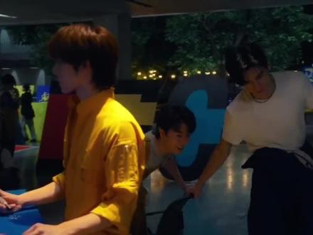 wave就是小孩来的 #teeteepor #northotto #waavetnp #好剧推荐 #怦然与你