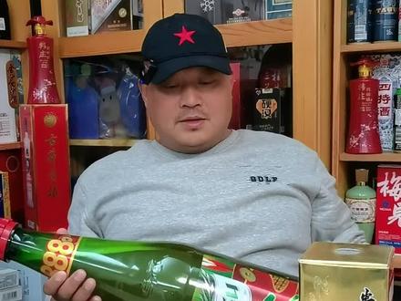 乌苏啤酒精酿小麦啤酒8.88L大容量聚会送礼好运酒…#啤酒 #乌苏啤酒