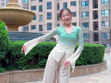 别说时长哈,今天水一下😂#纪录美好生活 #橙宝同学 #国风舞蹈