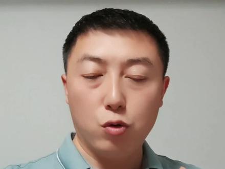 #空调 #冷凝水 漏水,十家有九家都是冷凝水管堵塞,年年漏,接水盘放置一片艾托克,一年无忧 #空调维修 #本松说空调 #张本松